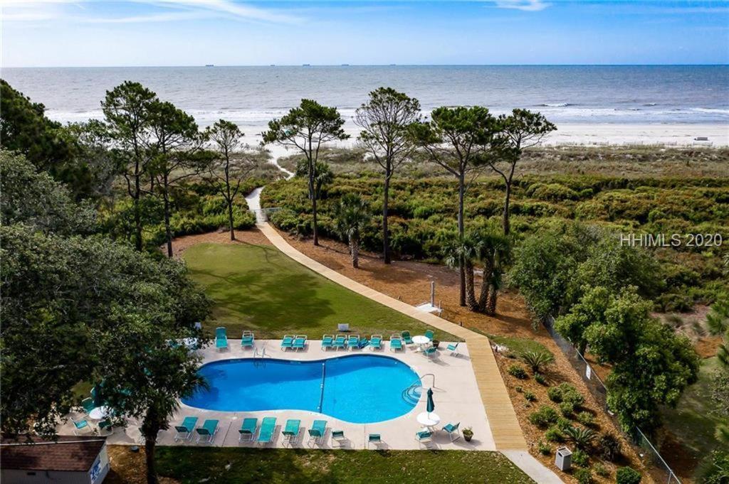 Oceanfront Villa Retreat: Beachside Luxury at Coligny Hilton Head Island Exterior photo